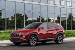 2024 Hyundai Tucson in red.
